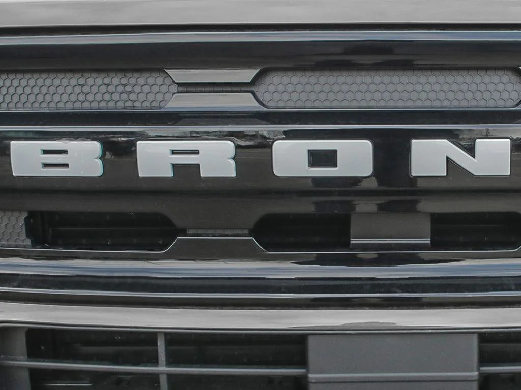 New 2026 CARBONIZED GREY Ford Outer Banks image 7