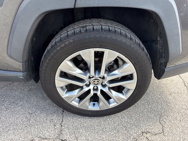 Used 2022 Gray Toyota XLE Premium image 9