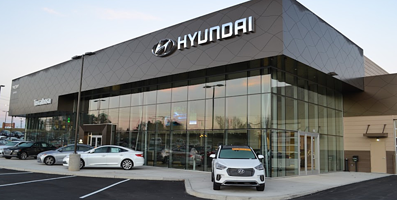 Used 2023 Silver Hyundai SEL image 2