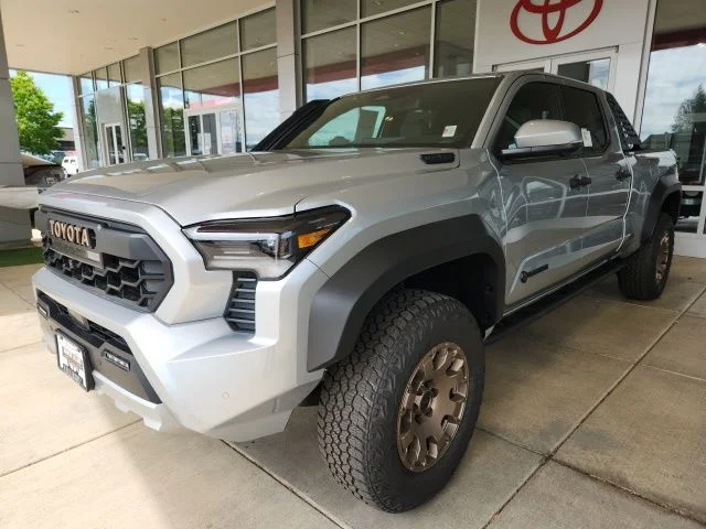 New 2026 Celestial Silver Metallic Toyota Trailhunter image 6