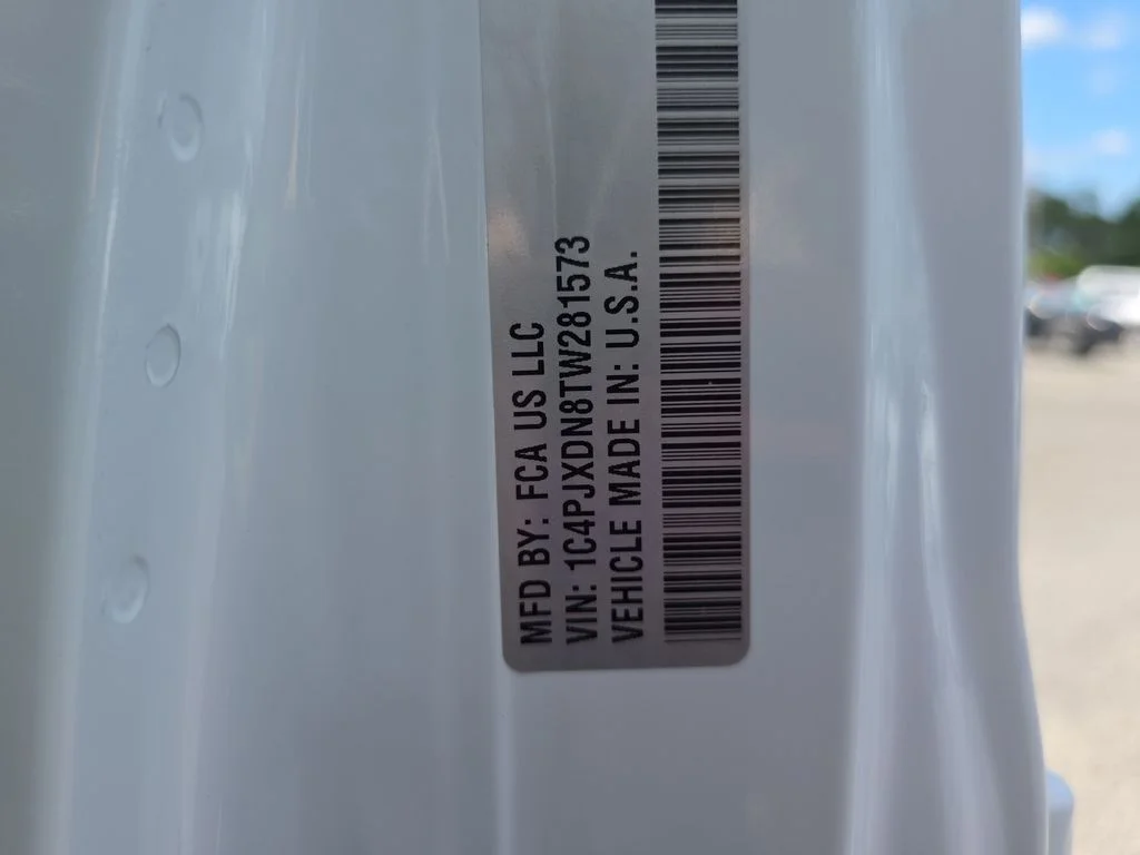 New 2026 Bright White Clear-Coat Exterior Paint Jeep  image 31