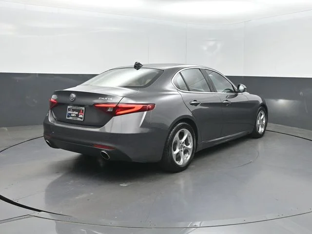 Used 2019 Gray Alfa Romeo Base image 34