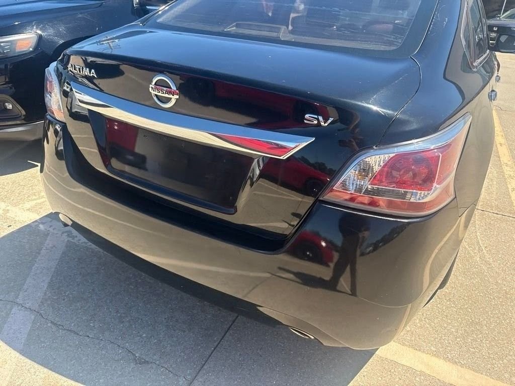 Used 2015 Super Black Clearcoat Nissan 2.5 SV image 8