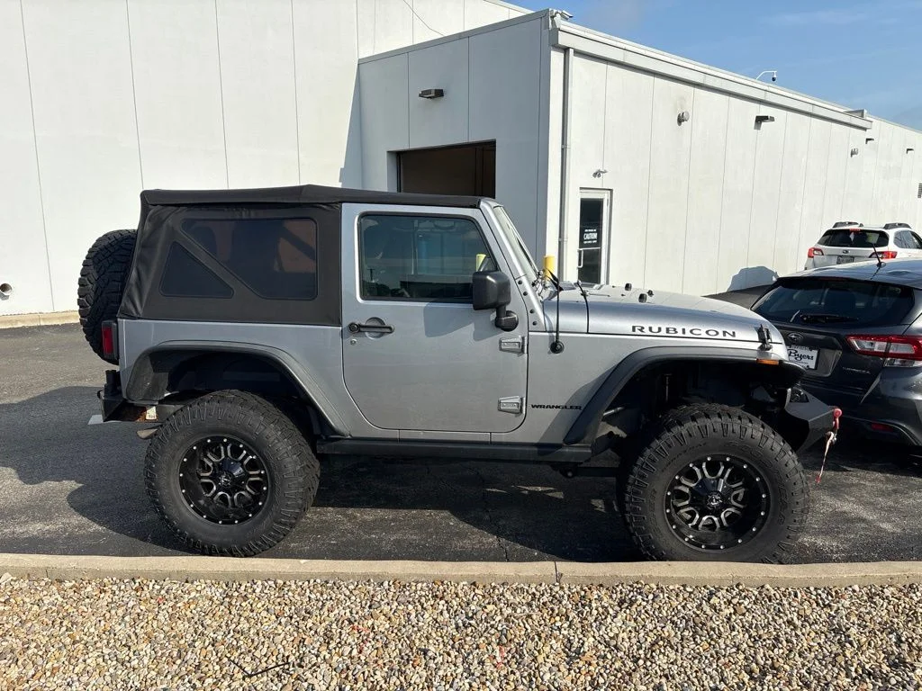 Used 2015 Silver Jeep Rubicon image 2