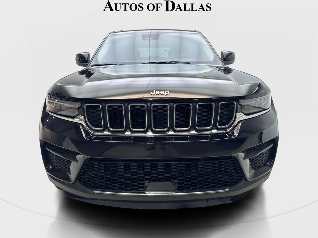 Used 2024 Black Jeep Laredo image 3