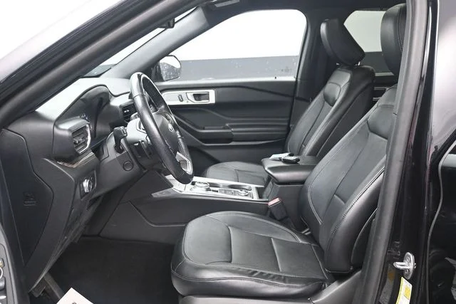 Certified Used 2020 Black Metallic Ford Limited image 6