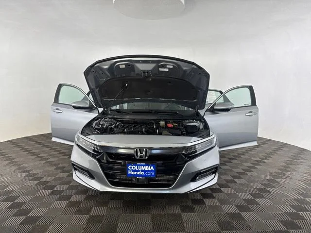 Used 2018  Honda Touring image 14