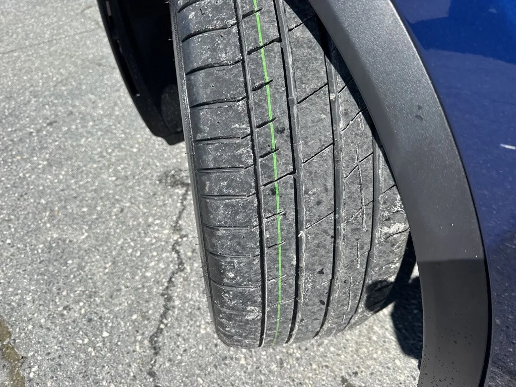 Used 2024  Tesla Base image 33