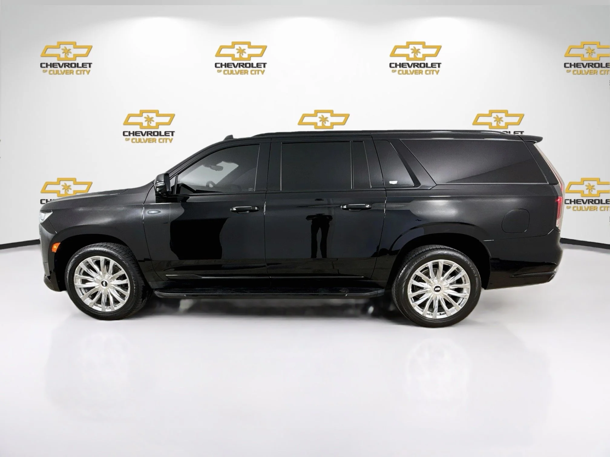 Used 2023 BLACK RAVEN Cadillac 4WD Sport image 5