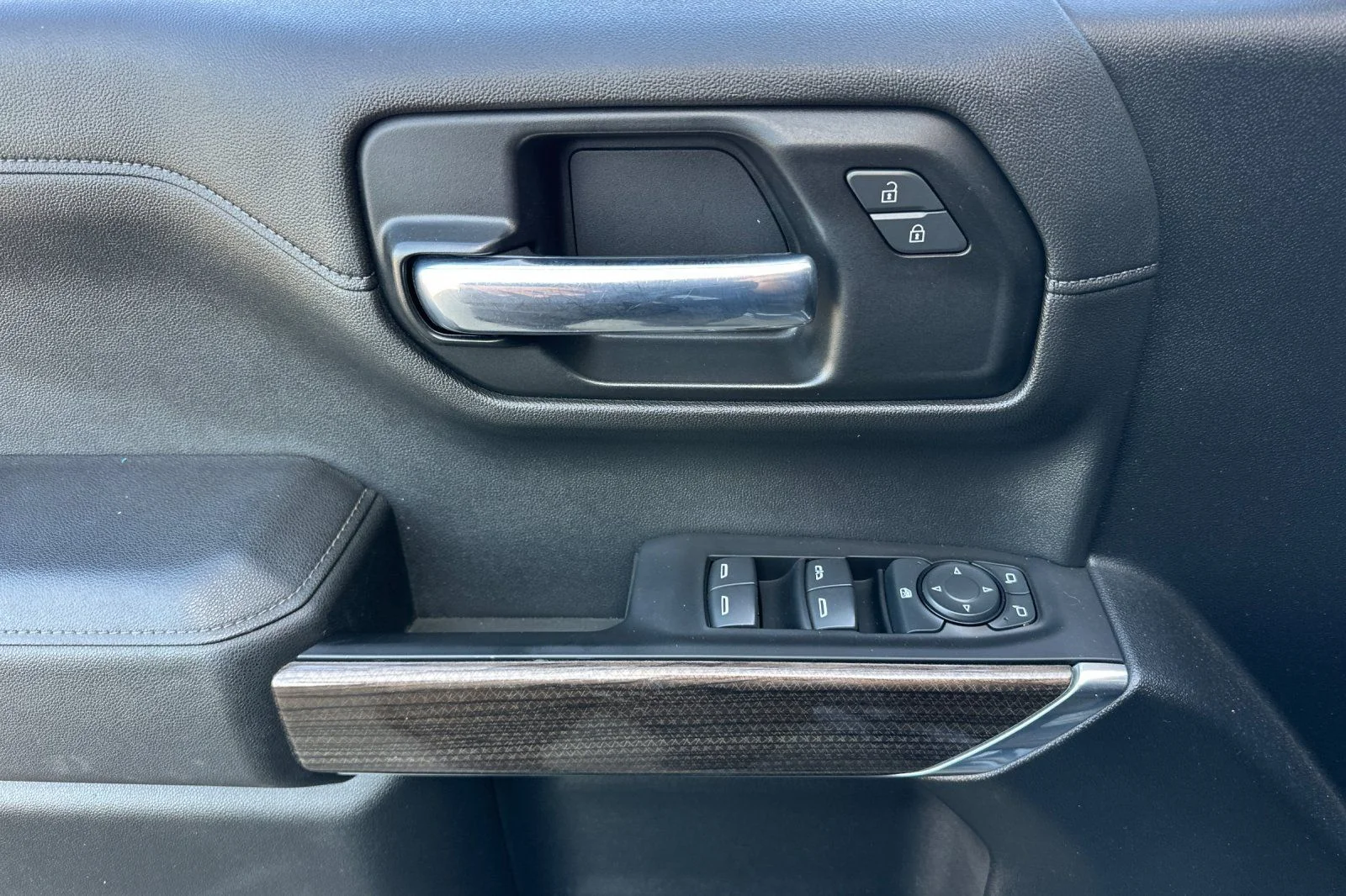 Used 2020 Gray Chevrolet LT image 11