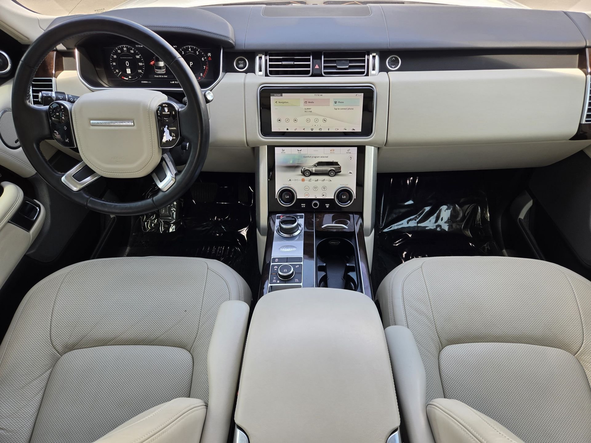 Used 2018 Fuji White Land Rover 5.0L V8 Supercharged image 2