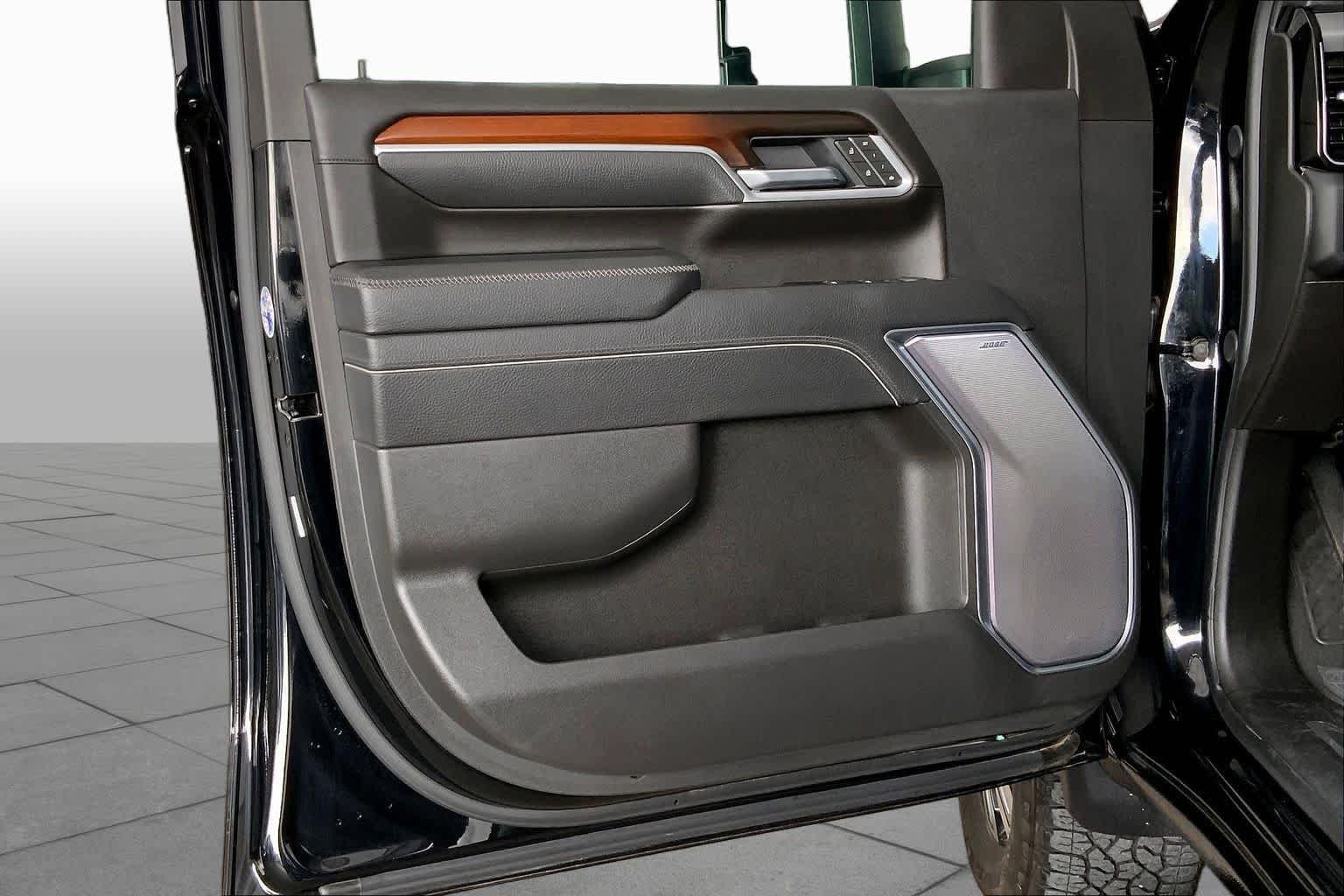 Used 2025 Onyx Black GMC Denali image 22