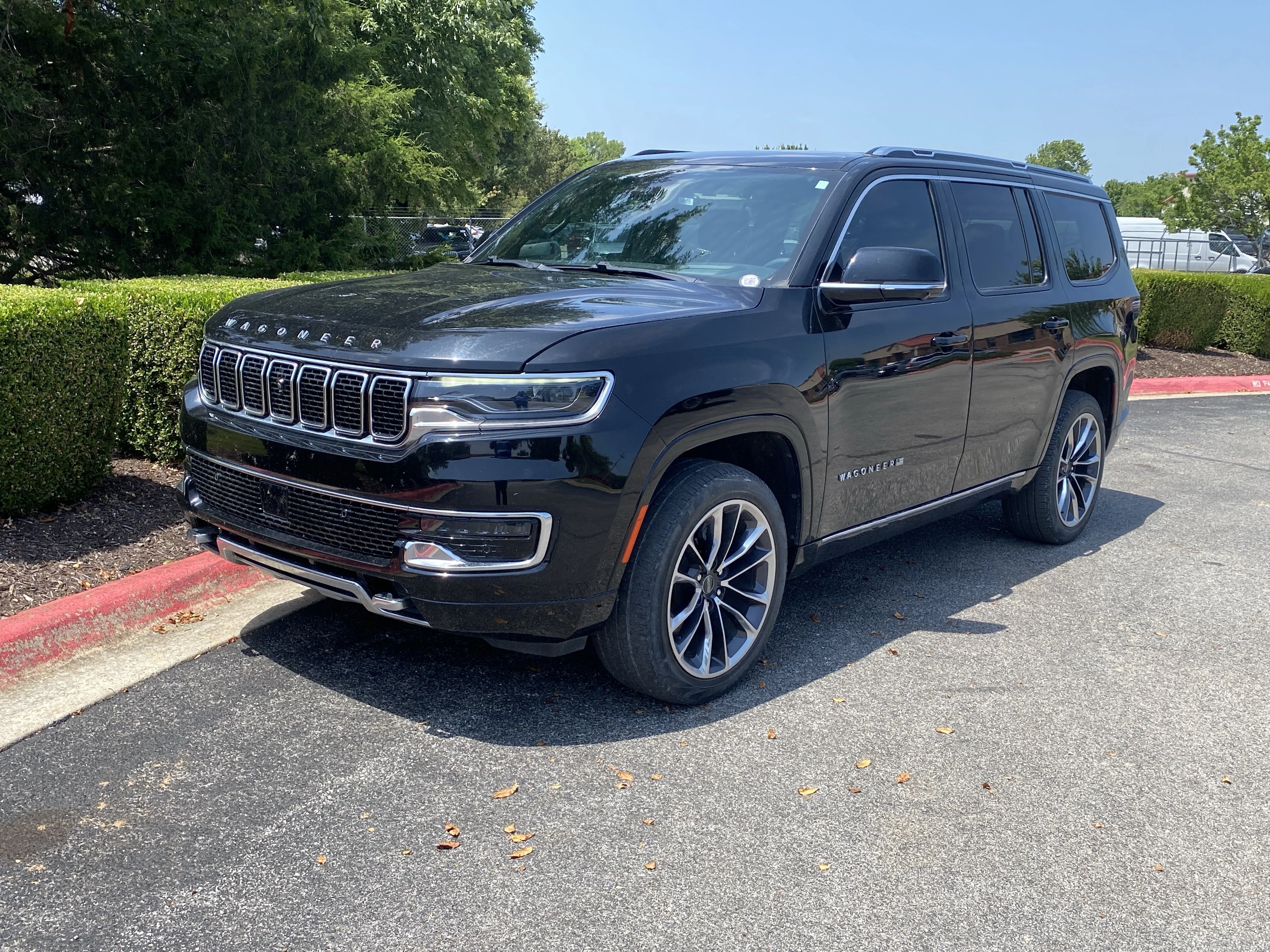 Used 2023 Diamond Black Crystal Pearlcoat Jeep Series III image 13