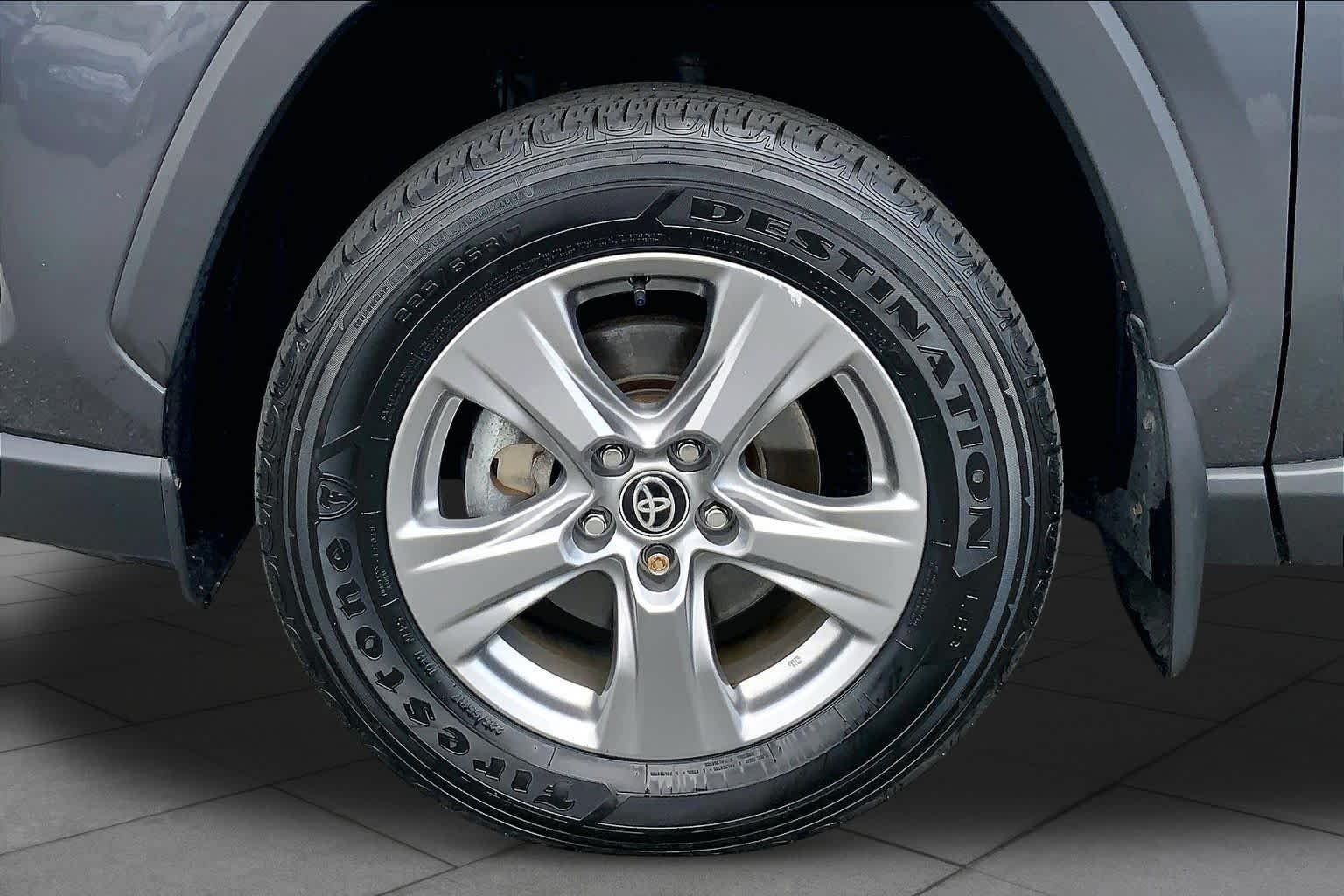 Used 2024 Magnetic Gray Metallic Toyota Hybrid XLE image 11
