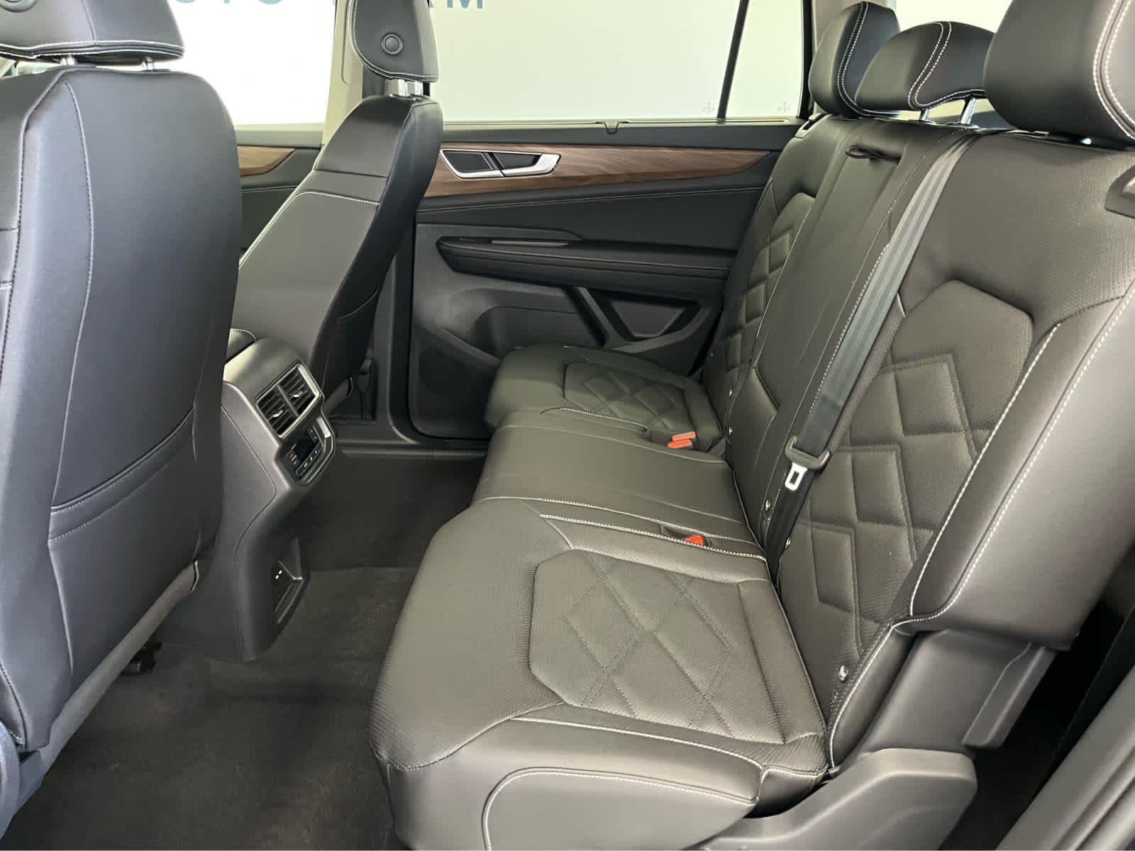 2026 Volkswagen Atlas SE w/Tech - Photo 29
