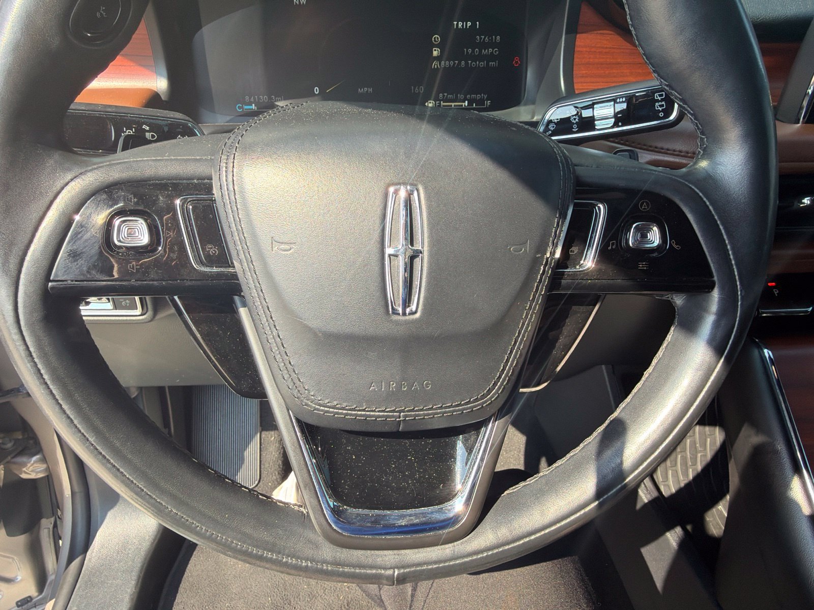 Used 2021 Iced Mocha Lincoln Reserve image 17