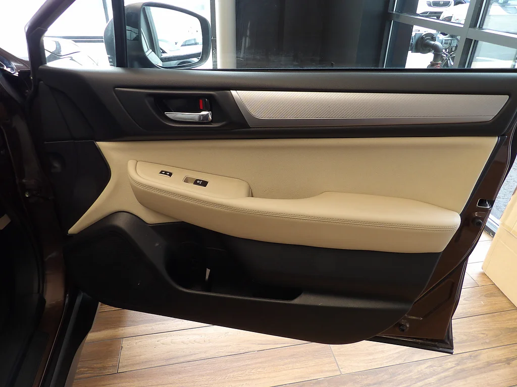 Used 2019 Cinnamon Brown Pearl Subaru 2.5i Premium image 12