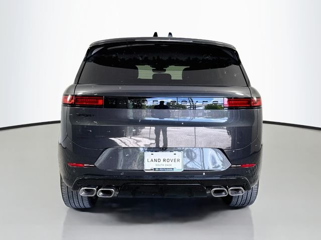 New 2026 Carpathian Grey Land Rover Dynamic SE image 6