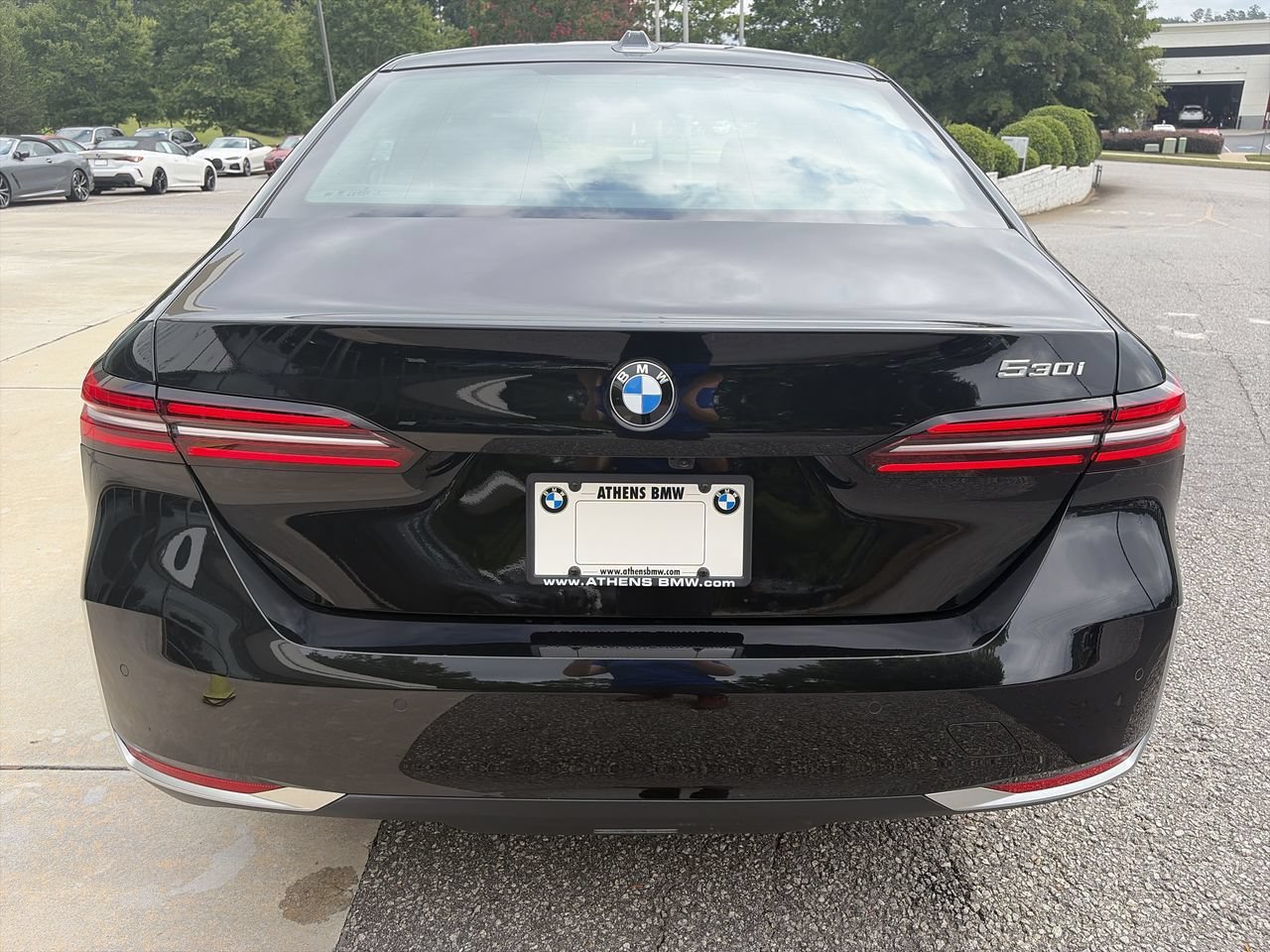Used 2025 Black Sapphire Metallic BMW 530i image 12