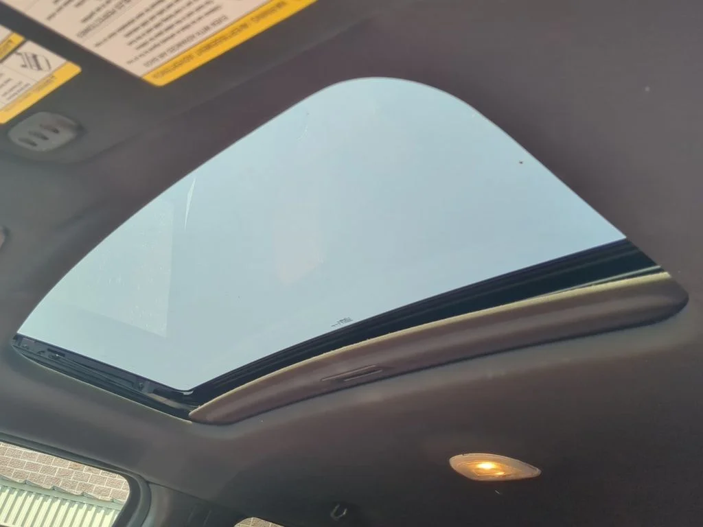 Used 2013 White Ford Limited image 25