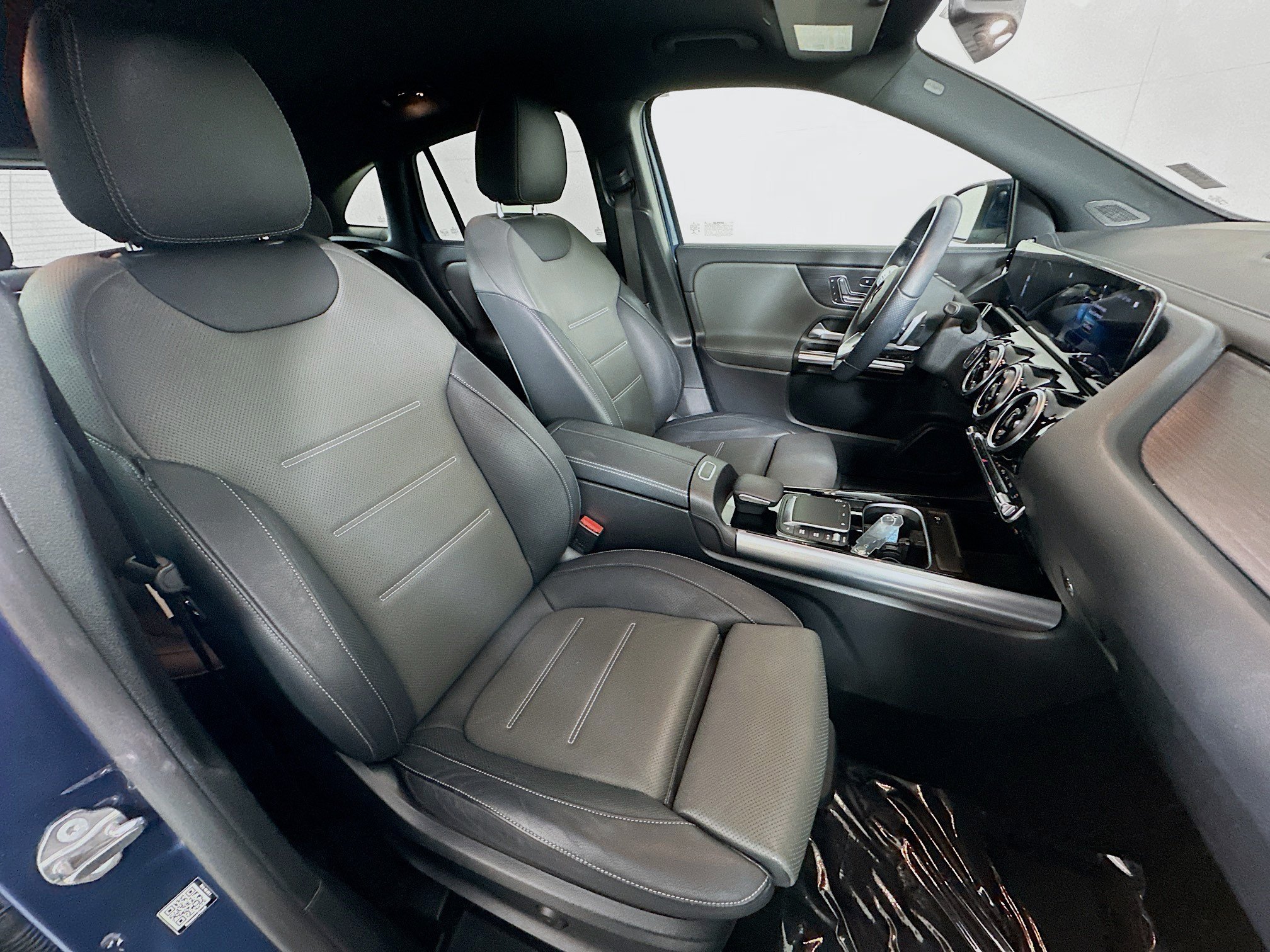 Used 2022 Denim Blue Metallic Mercedes-Benz GLA 250 image 29