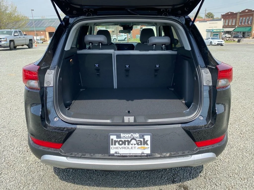 New 2026 Mosaic Black Metallic Chevrolet LT image 18
