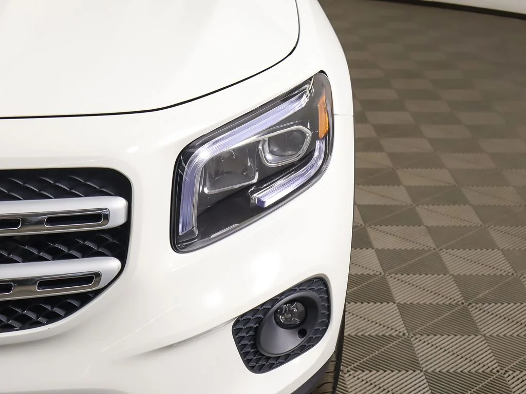Used 2022 Polar White Mercedes-Benz GLB 250 image 15