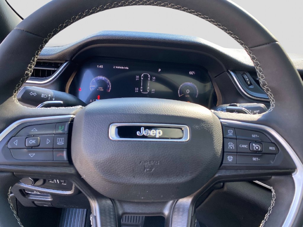 Used 2023 Black Jeep Altitude image 19