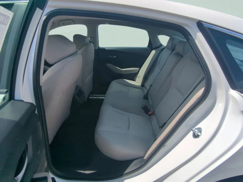 New 2026 Platinum White Pearl Honda LX image 38