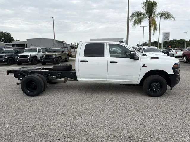 New 2026 Bright White Clear-Coat Exterior Paint RAM Tradesman image 3