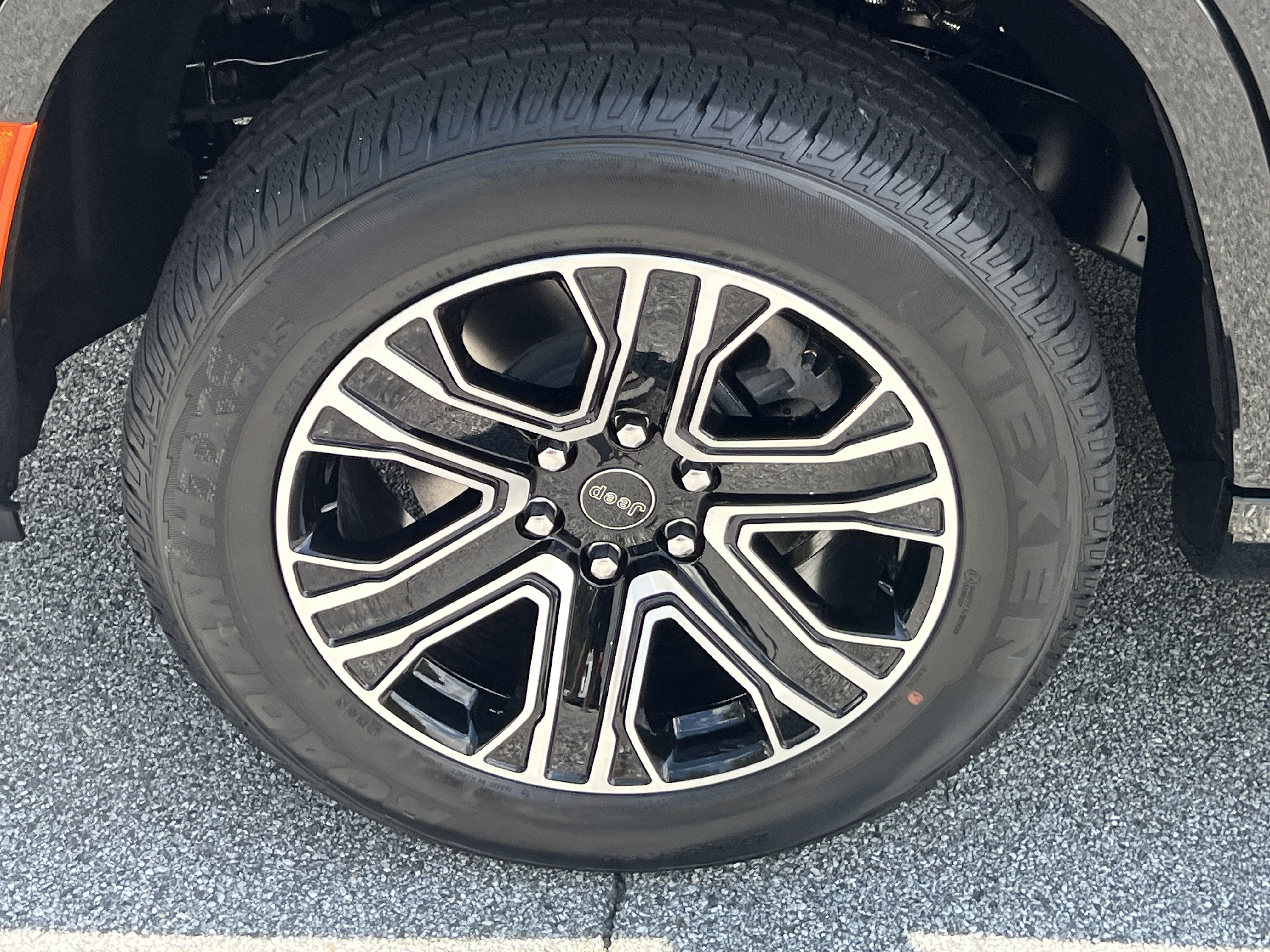 New 2026 High Gloss Black Jeep Limited image 16