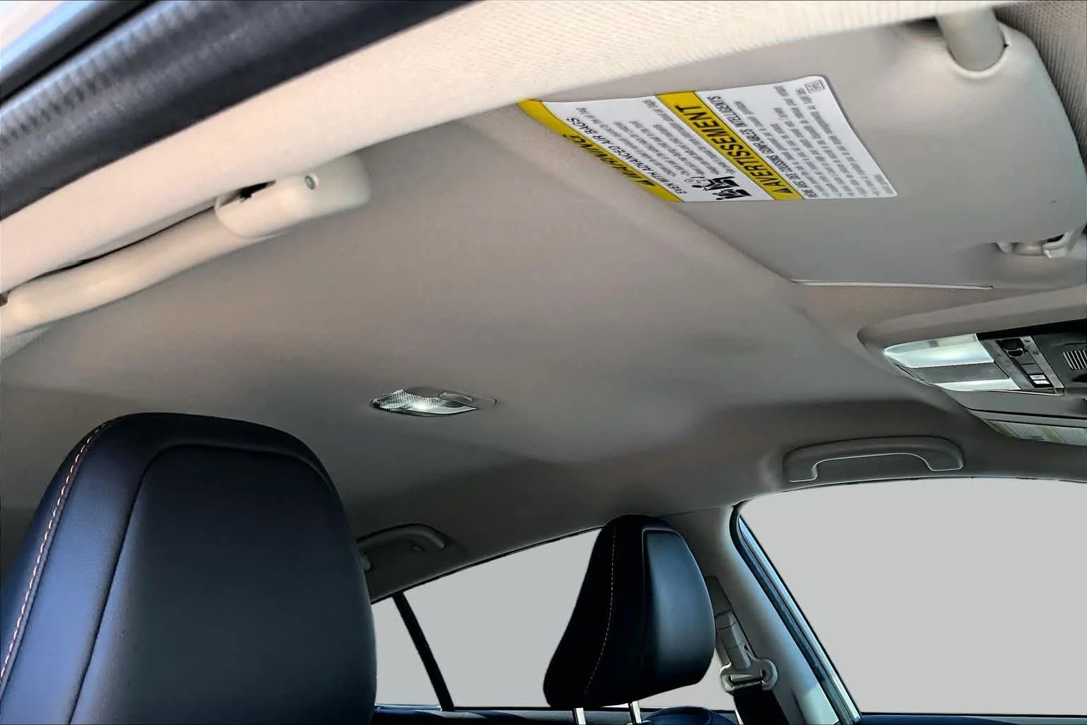 Used 2024 Crystal White Pearl Subaru Limited image 13