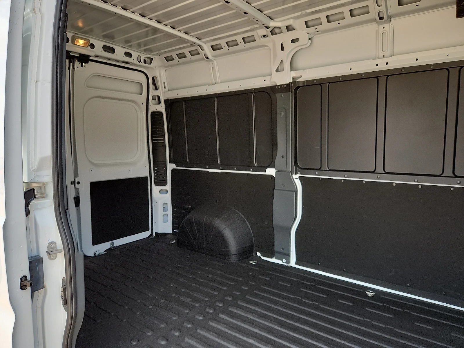 New 2025 Bright White Clear-Coat  Paint Ram PROMASTER 2500 TRADESMAN CARGO VAN HIGH ROOF 136