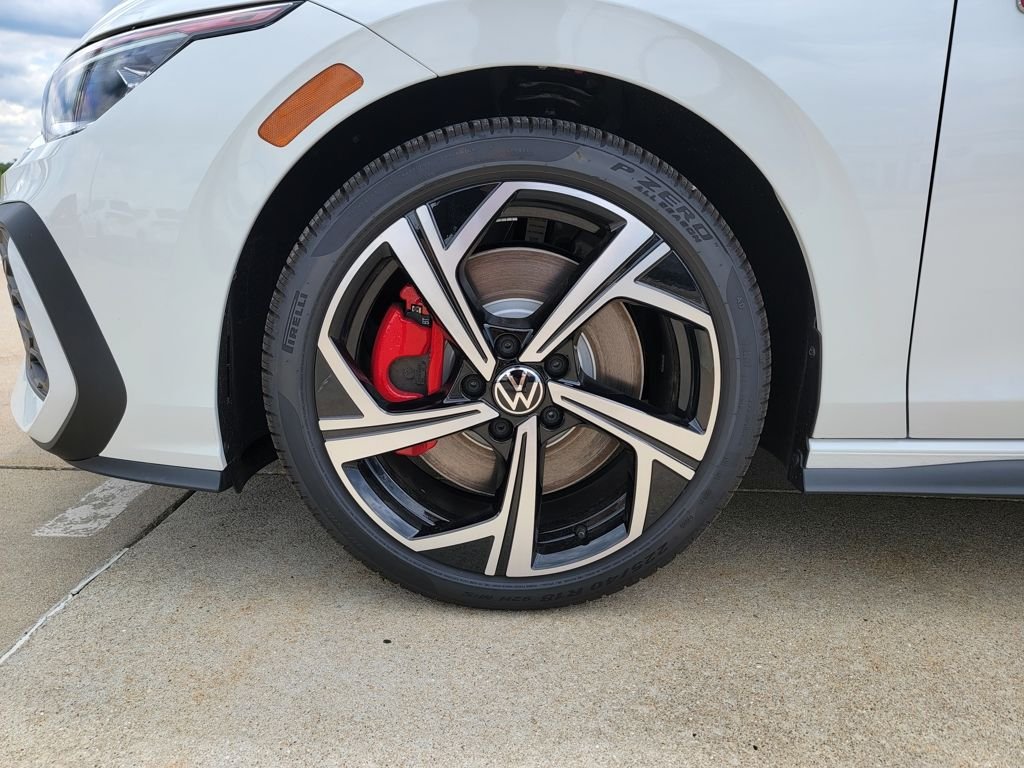 2025 Volkswagen Golf GTI SE - Photo 21