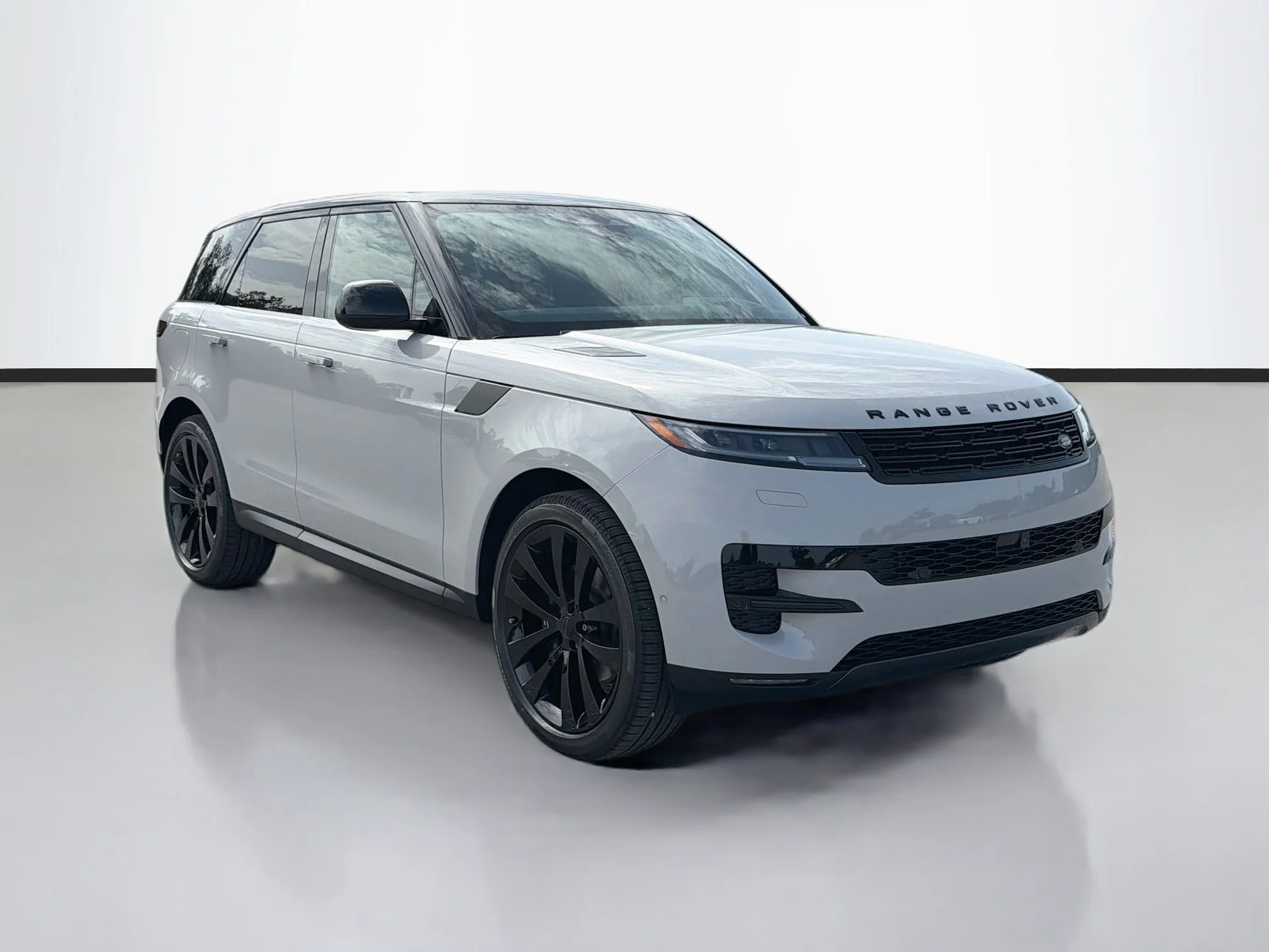 New 2026 Borasco Grey Land Rover SE image 7