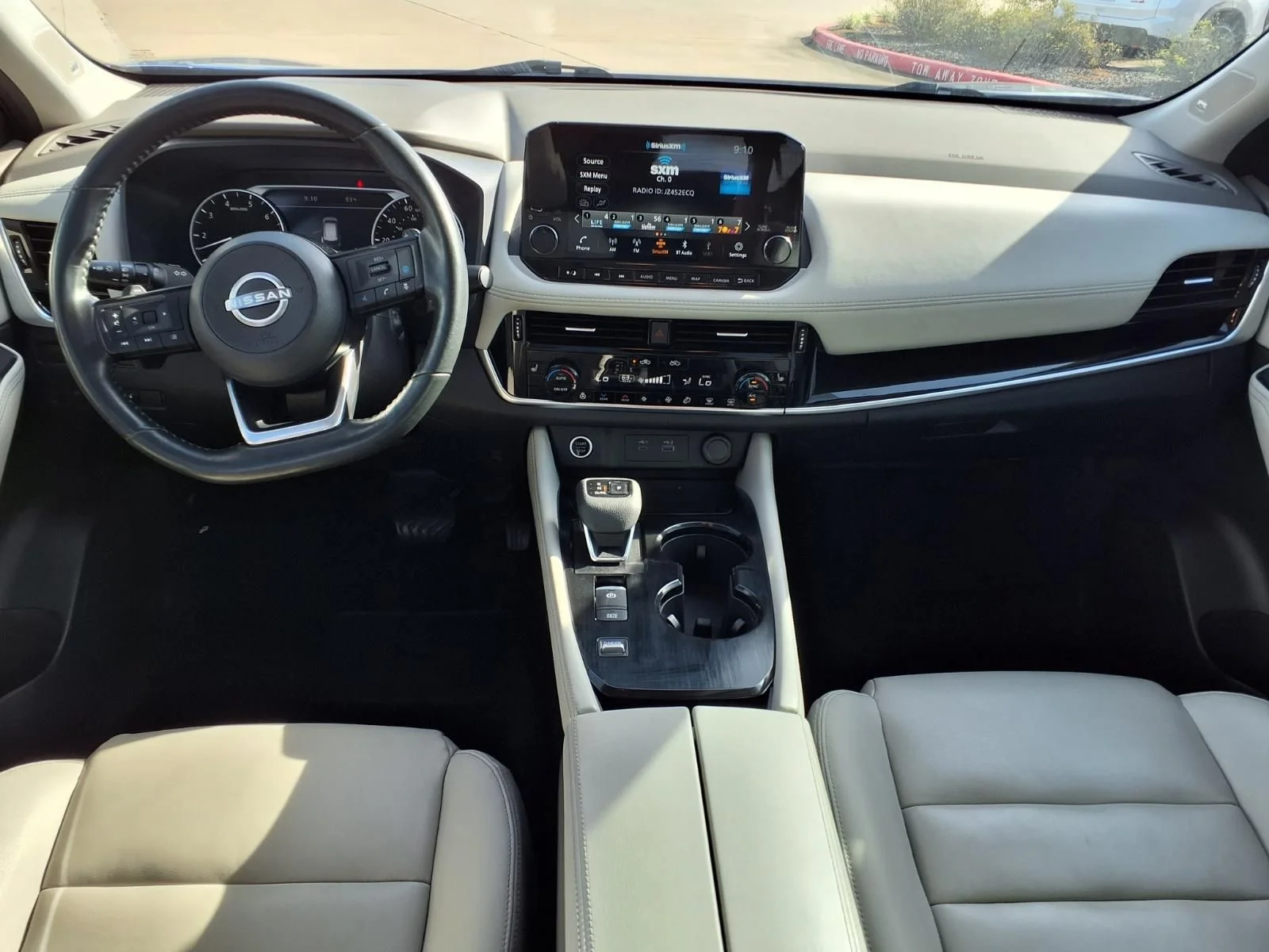 Used 2022 Blue Nissan SL image 11