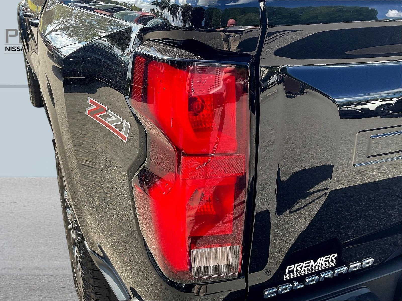 Used 2023 Black Chevrolet Z71 image 26