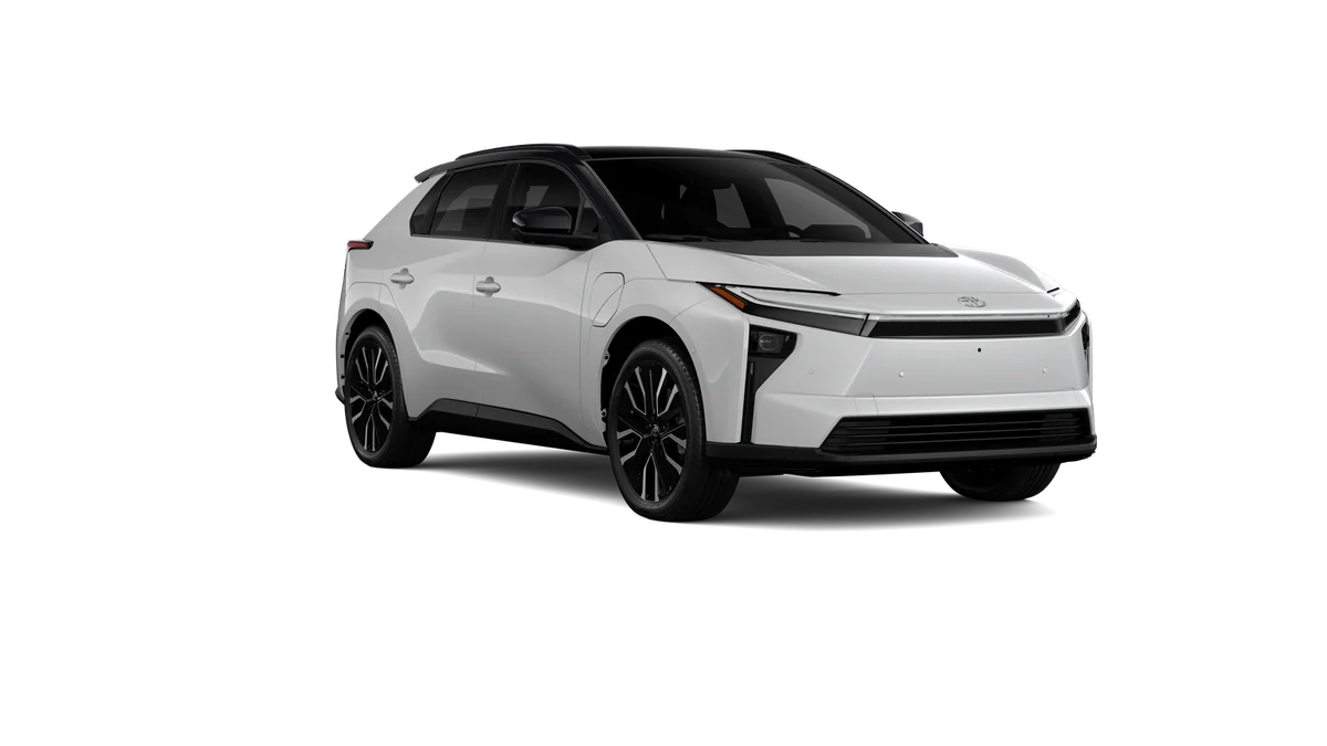 New 2027 Wind Chill Pearl with Midnight Black Metallic roof Toyota Limited image 15