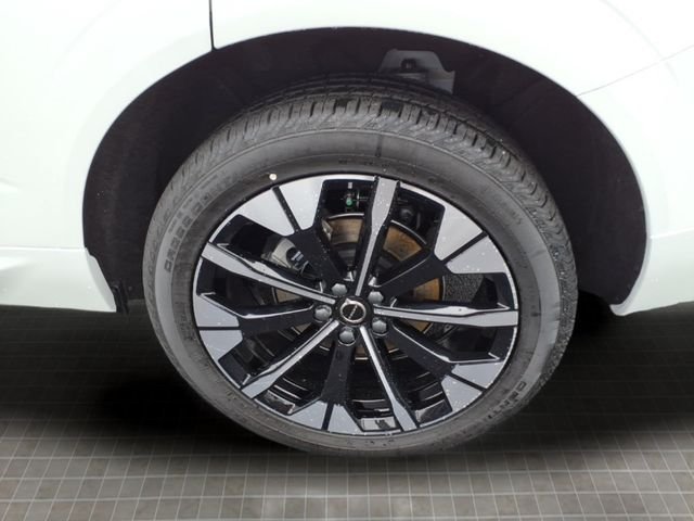 New 2026 Crystal White Volvo Plus image 10