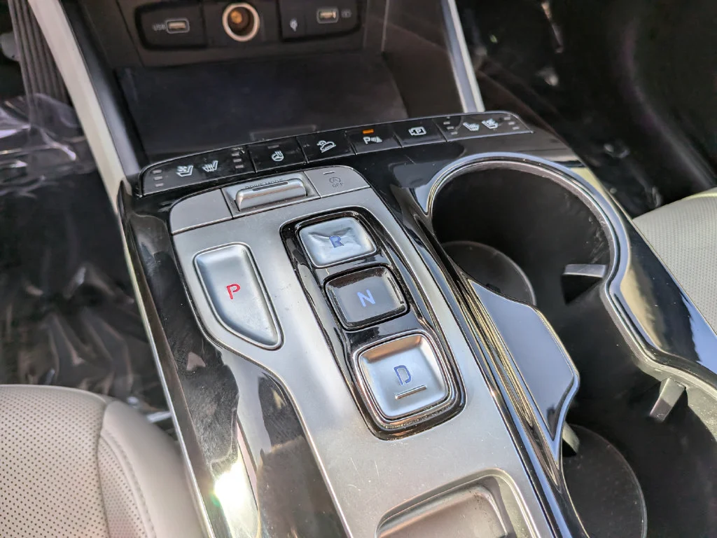 Used 2022 Silver Hyundai Limited image 22