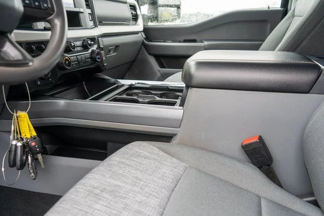Used 2023 Black Ford XLT image 17