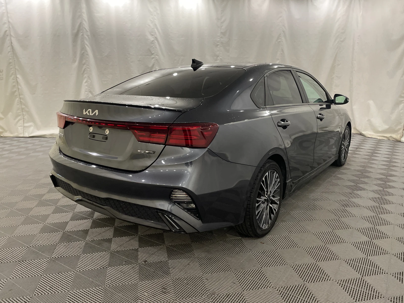 Used 2022 Gravity Gray Kia GT-Line image 5