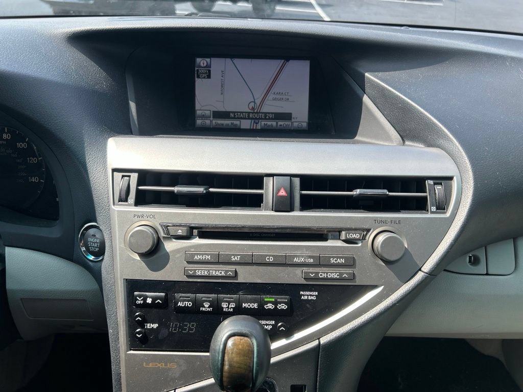 Used 2011 White Lexus  image 24
