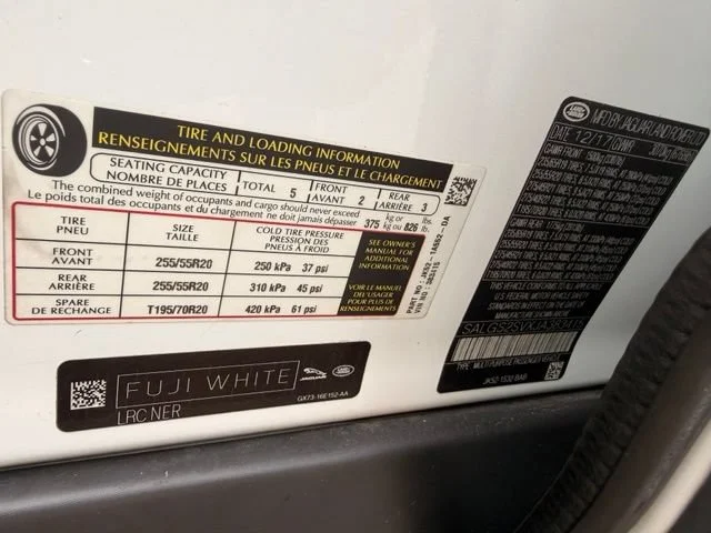 Used 2018 White Land Rover HSE image 21