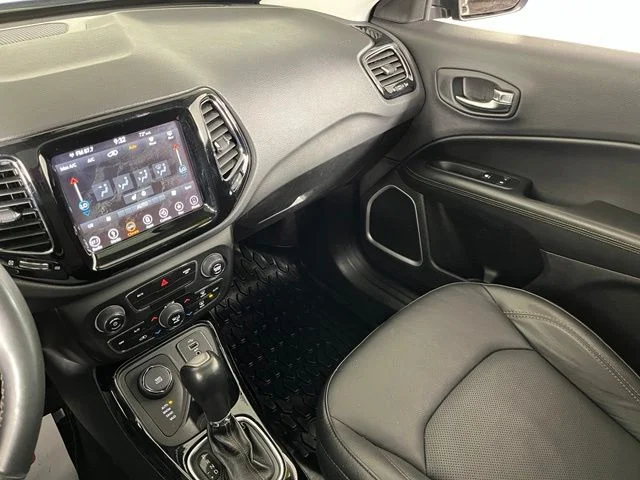 Used 2018 Gray Jeep Limited image 31