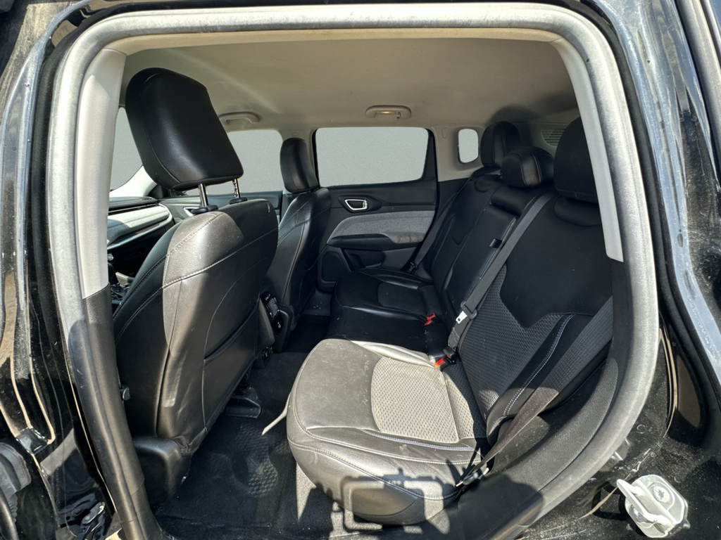 Used 2022 Black Jeep Latitude image 23