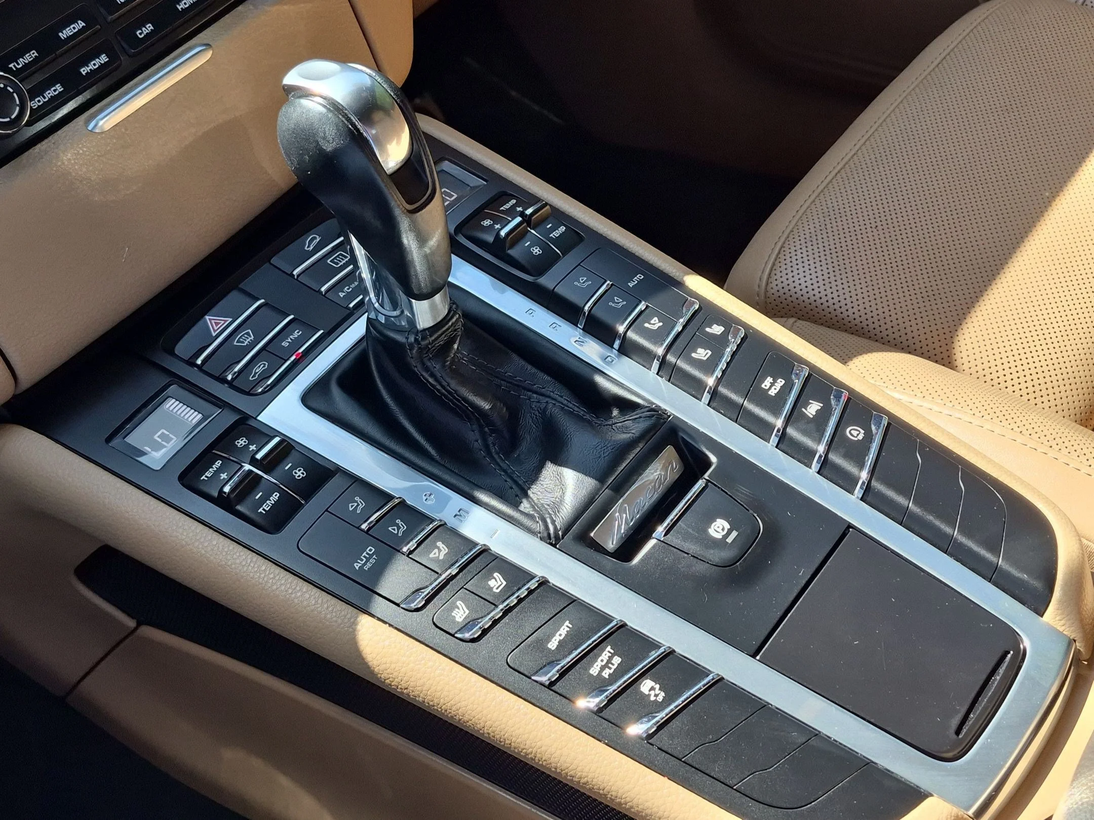 2018 Porsche Macan S - Photo 23