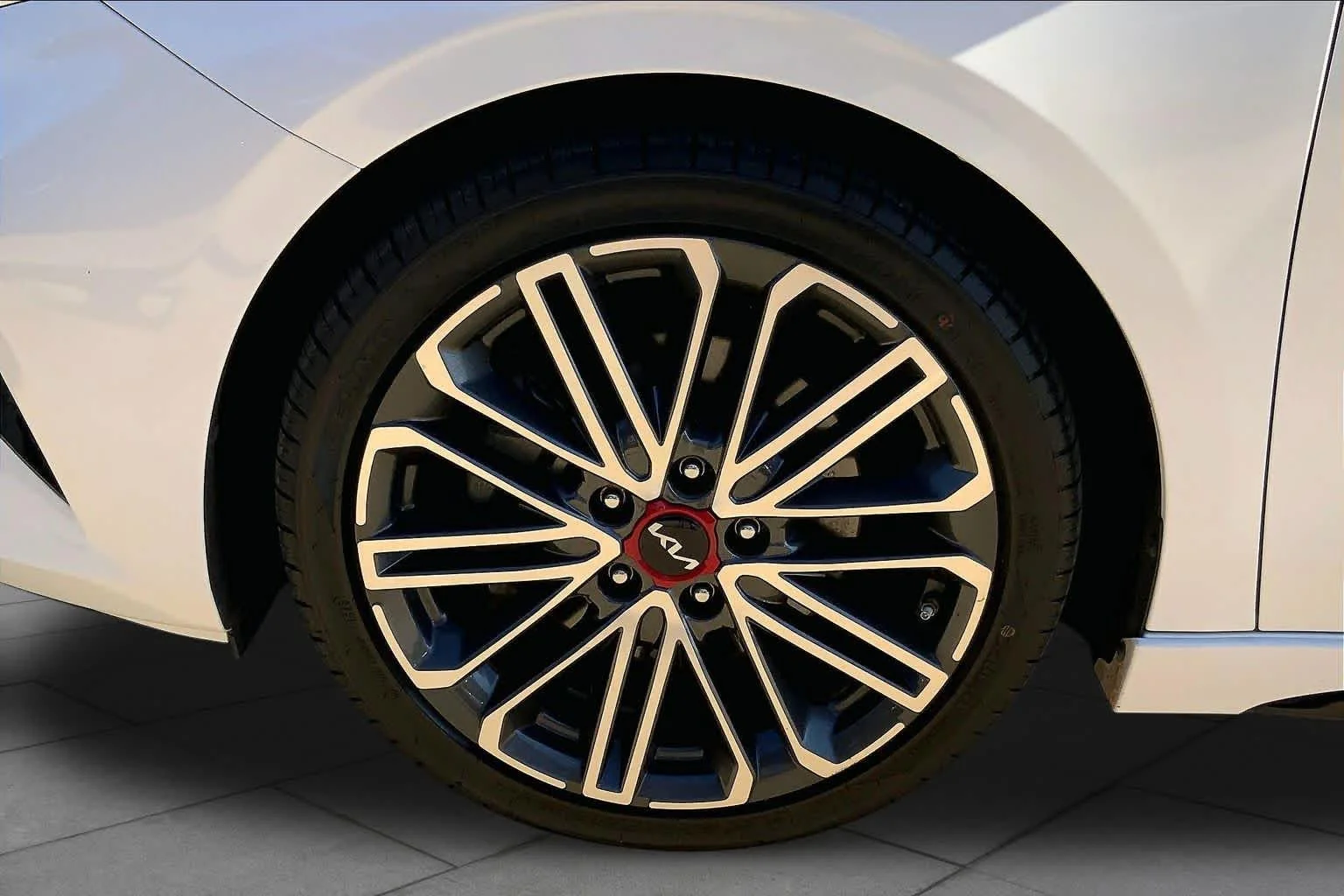 Used 2022 Snow White Pearl Kia GT image 10