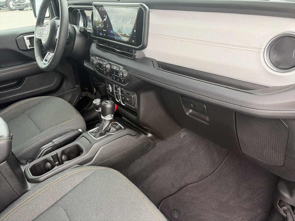 Used 2025 Black Jeep Sahara 4xe image 32