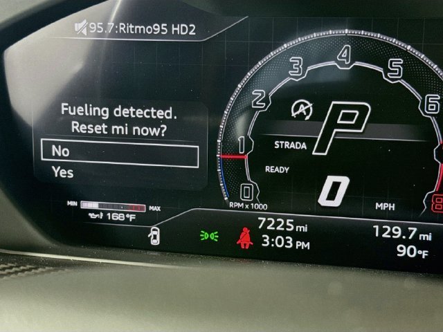 Used 2023 Gray Lamborghini Performante image 13